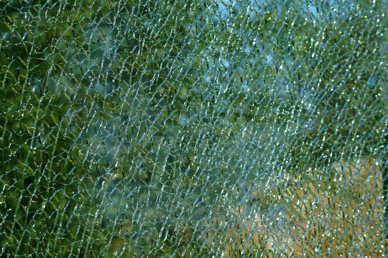 glass, safety glass, broken-3705135.jpg
